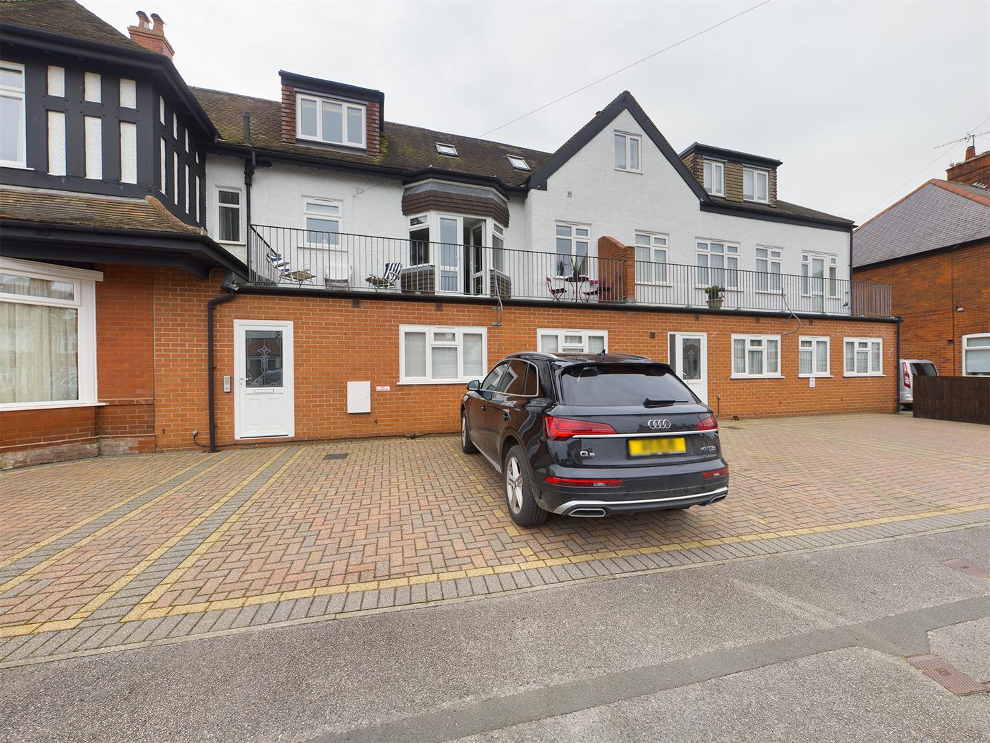 Meadowfield Road, Bridlington Belts Estate Agents